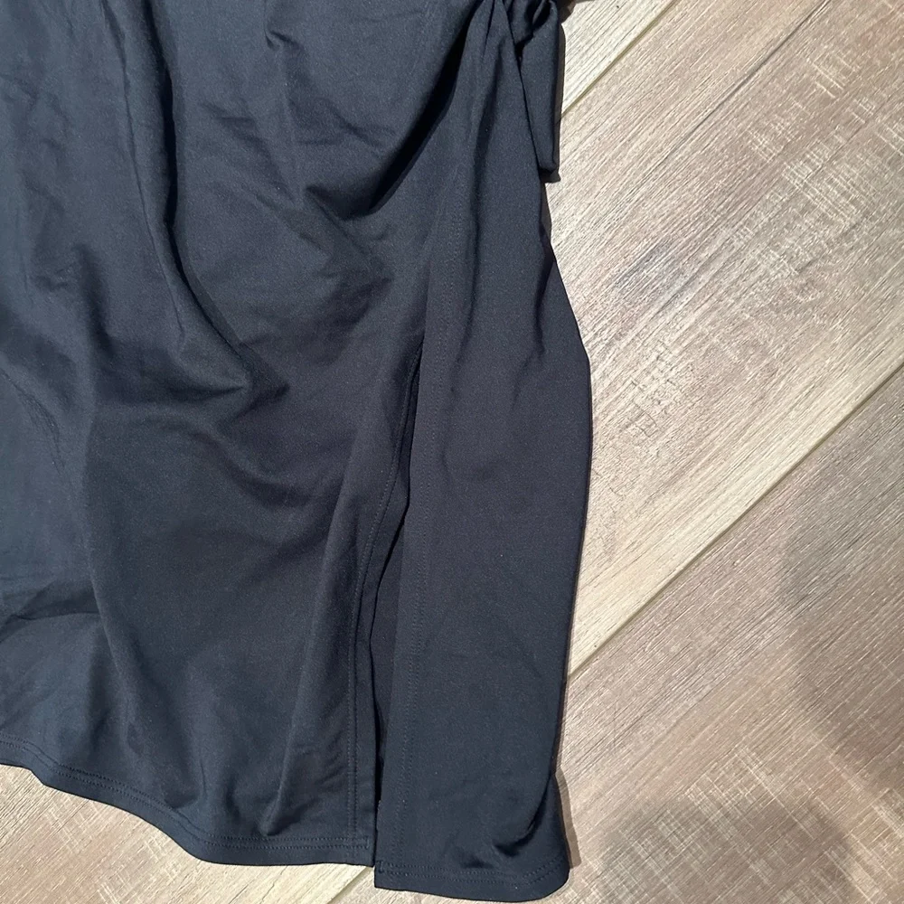 WINTER SALE! Land’s End One Piece Swimsuit (size 8) - Picture 8 of 10